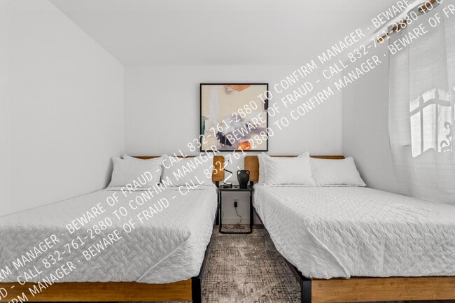Building Photo - 12811 Pandora Dr