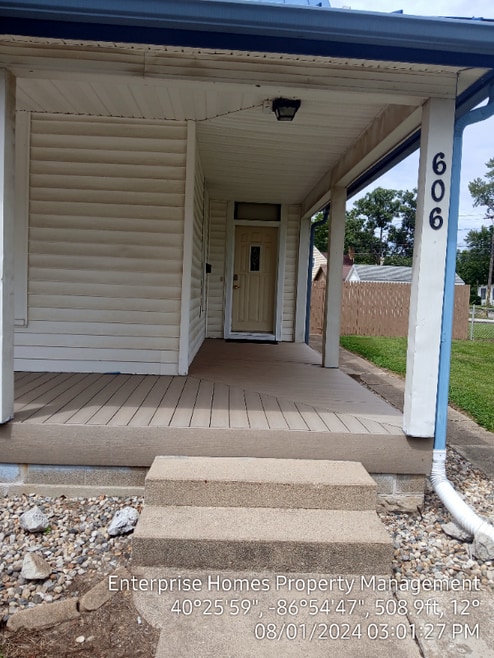 Building Photo - 606 Dodge St