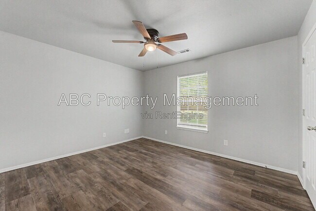 Building Photo - 3345 W Essex Dr