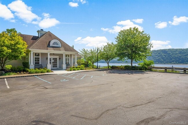 Building Photo - 402 Waterview Dr