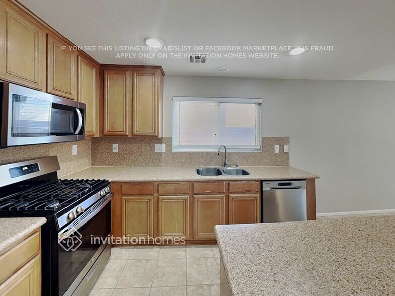 Building Photo - 142 Solidago Ave
