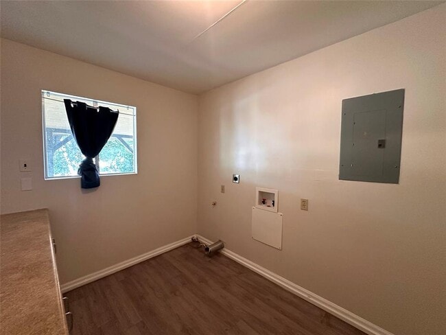 Building Photo - 400 Sun Bonnet Dr