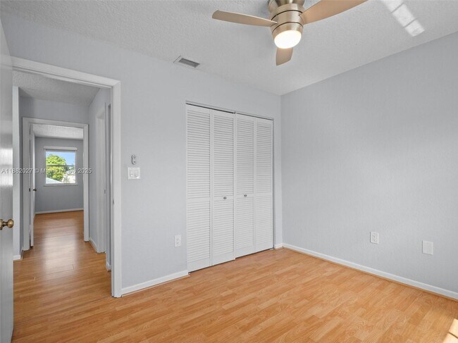 Building Photo - 9908 SW 117th Pl
