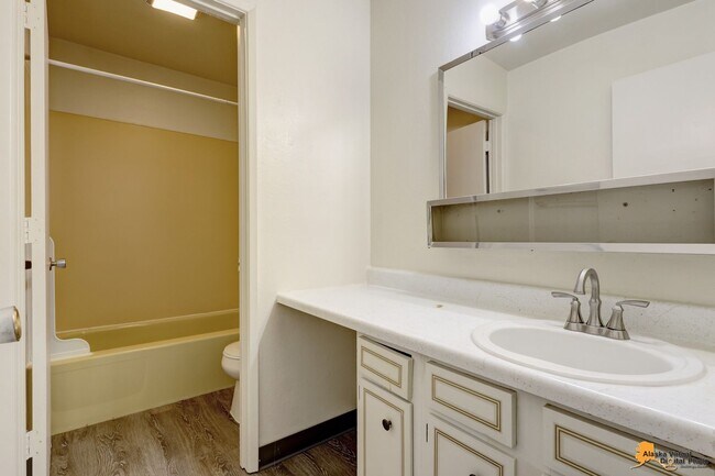 Building Photo - 3934 W 30th Ave