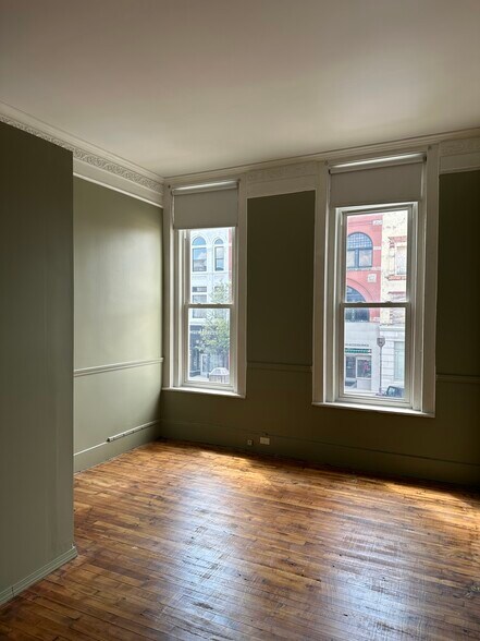 Building Photo - 120 N Washington St