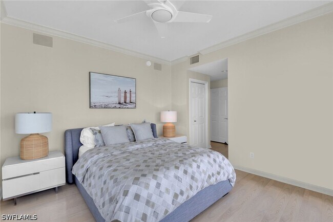 Building Photo - 9811 Gulf Shore Dr