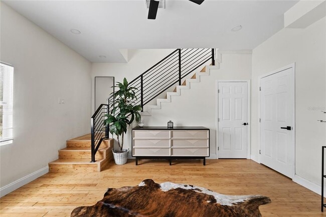 Building Photo - 680 25th Ave S