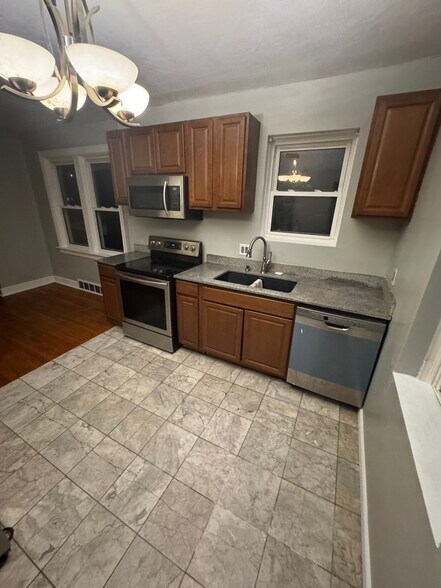Building Photo - 3512 Belaire Pl