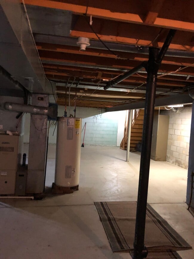 Building Photo - 8941 Christopher Dr