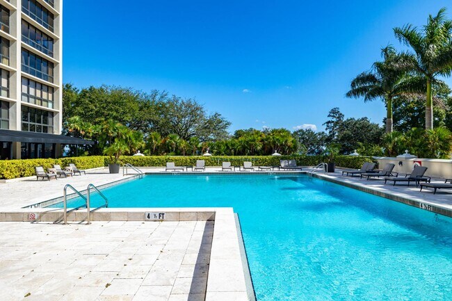 Building Photo - 3301 Bayshore Blvd
