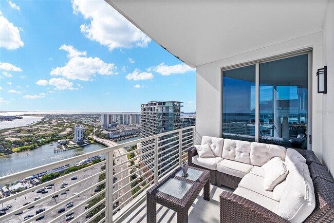 Building Photo - 449 S 12th St