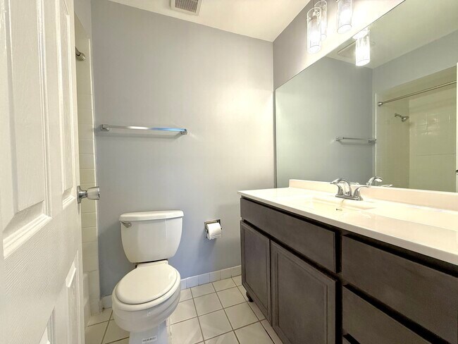 Building Photo - 3108 Roberts Dr