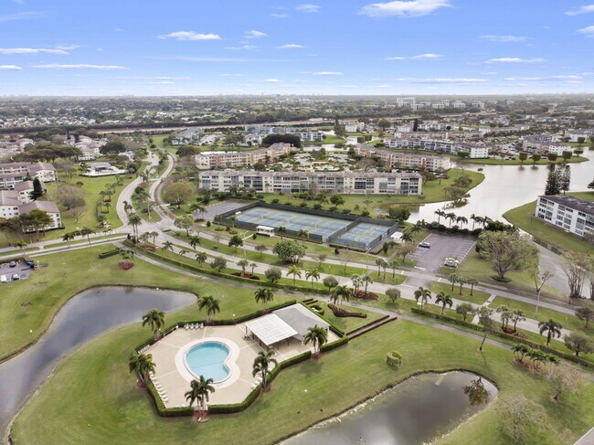 Building Photo - 124 Preston Way