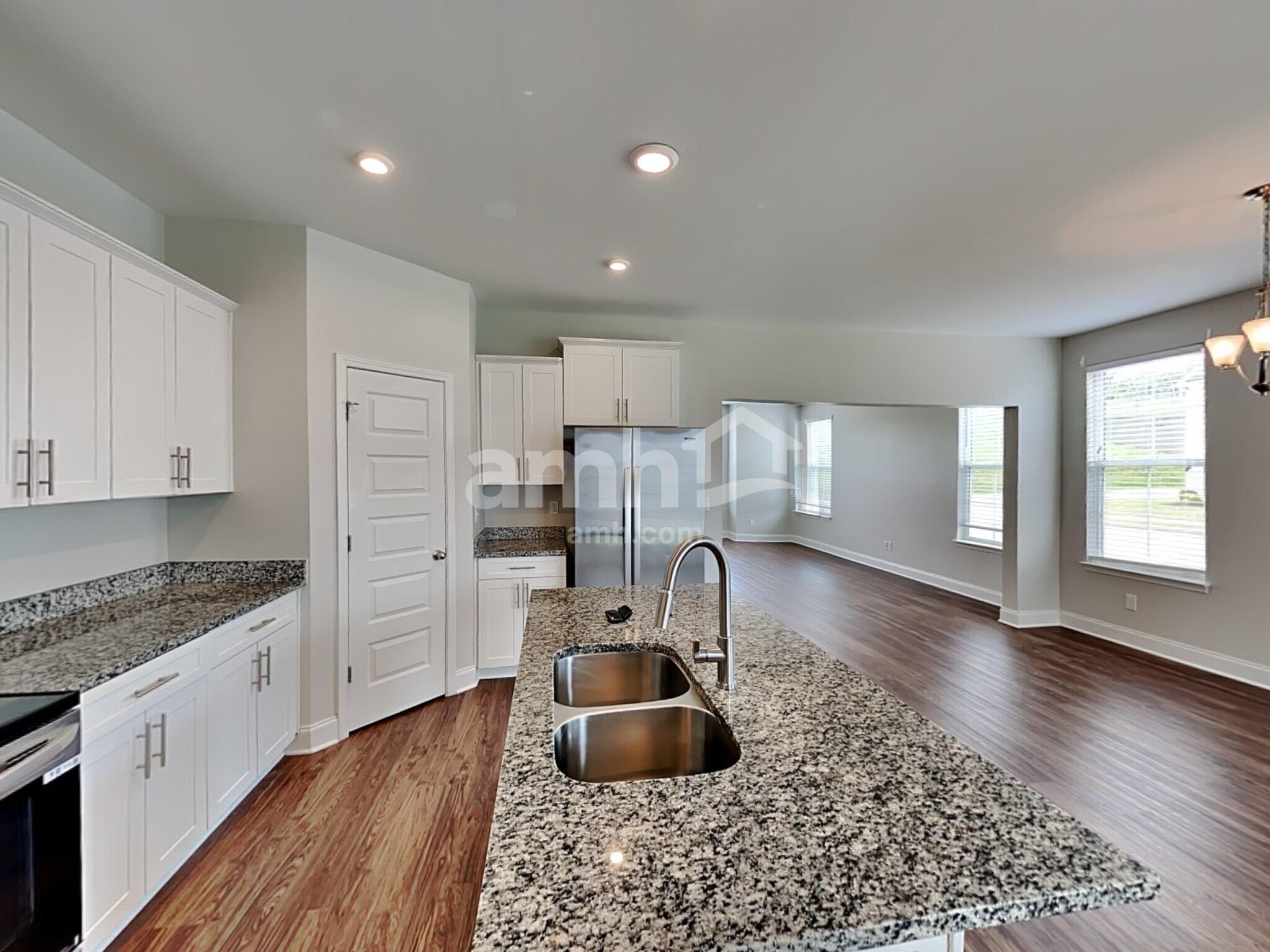 Building Photo - 5351 Tupelo St