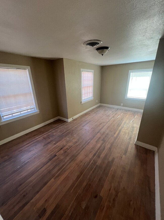 Building Photo - 3 bed 2.5 bath in Heart of Lubbock!