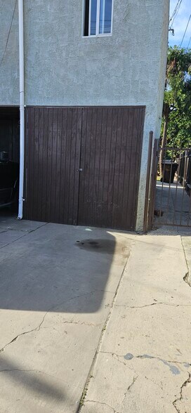 Building Photo - 1408 N Willowbrook Ave