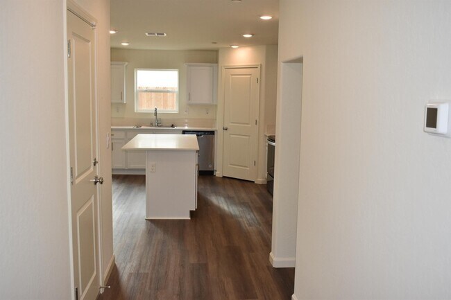 Building Photo - 4554 Iris Ct