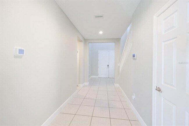 Building Photo - 6207 Voyagers Pl