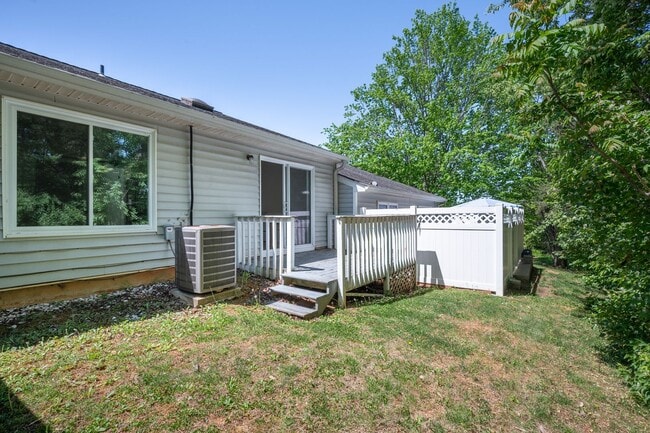 Building Photo - 373 Tinkerview Dr