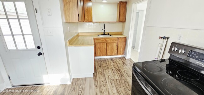 Building Photo - 130 S Rebecca Ave