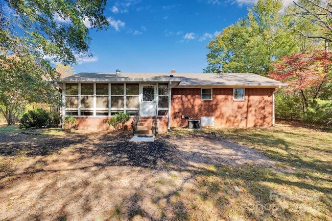 Building Photo - 607 Fort Mill Hwy