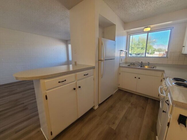 Building Photo - Charming 1 bedroom 1 bathroom