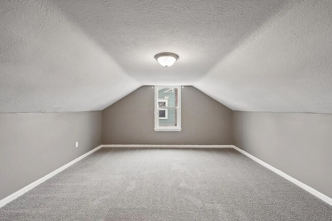 Building Photo - 1519 E Hudson St