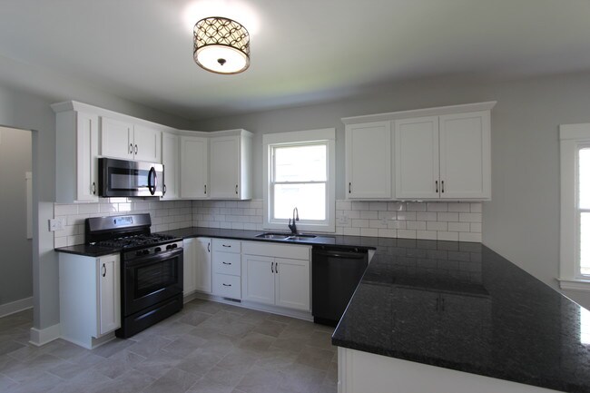Building Photo - 225 Garfield Ave SW