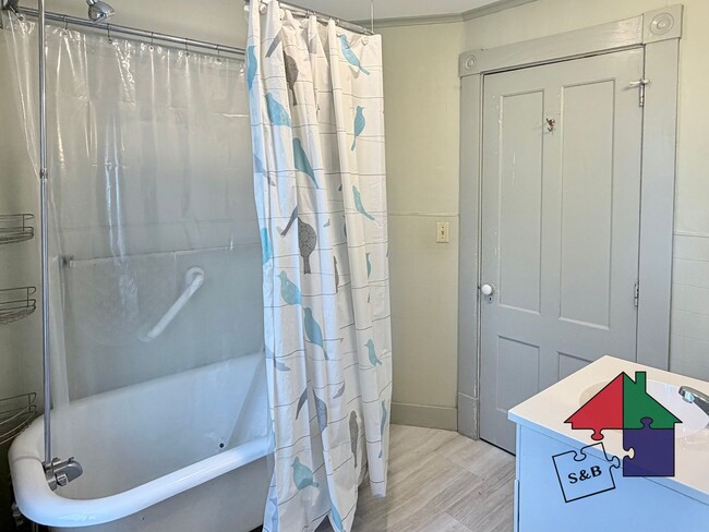 Building Photo - 3 Elmore St