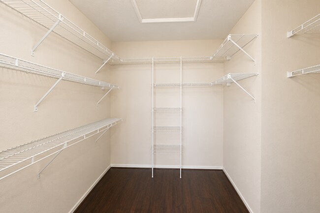 Building Photo - Amazing Spacious Home in Fremont w/Bonus Loft - Ardenwood!