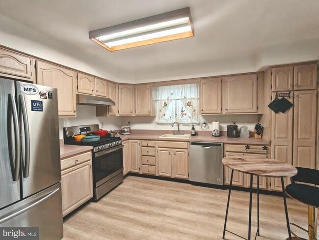 Building Photo - 38 Elkington Dr