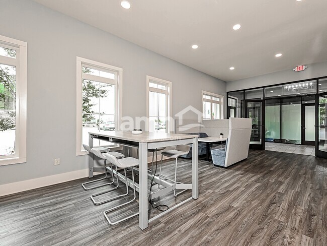 Building Photo - 1036 Highland Walk