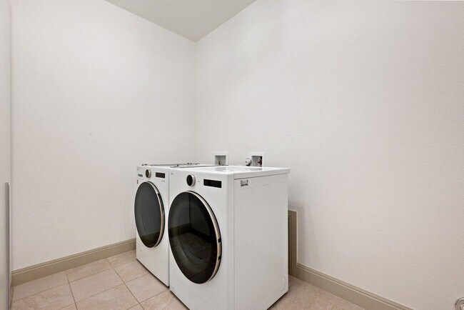 Building Photo - 16724 Cory Cactus Dr