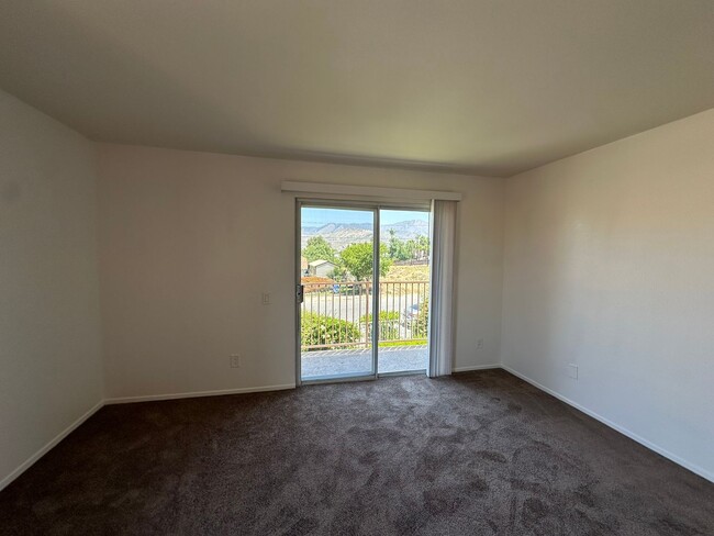 Building Photo - 3bd/2ba Condo - Mentone, CA