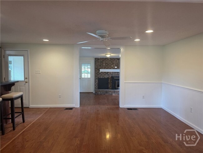 Building Photo - 807 Pound Rd