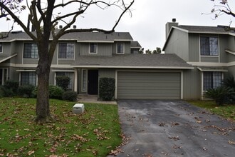 Building Photo - 4727 E Alamos Ave