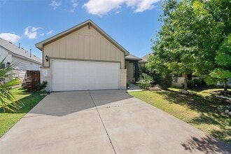 Building Photo - 133 Carlina Lp
