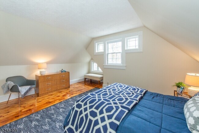 Building Photo - 121 Midland Ave