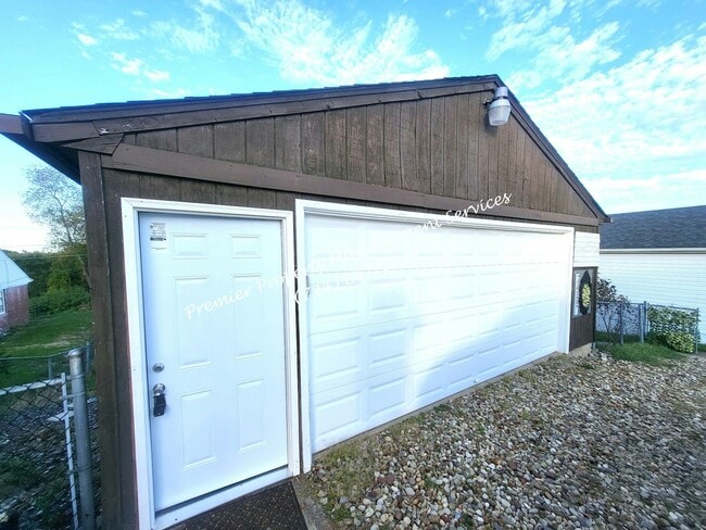 Building Photo - 2435 Brodhead Rd