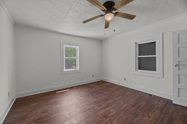 Building Photo - 209 Ellington St