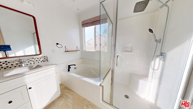 Building Photo - 9241 N Lamia Ct