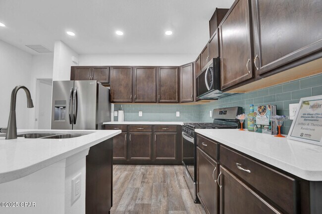 Building Photo - 8928 Parrot Pl