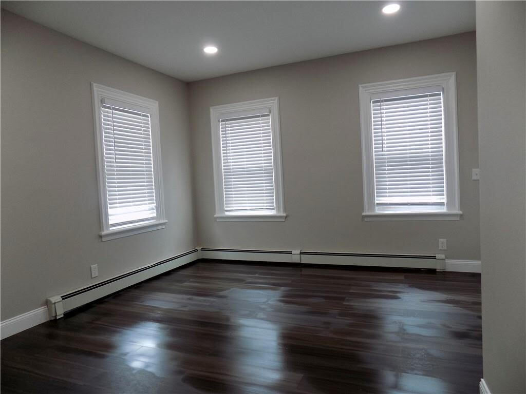 Building Photo - 56 Vinton St