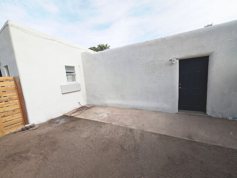 Building Photo - 1203 Barelas St SW