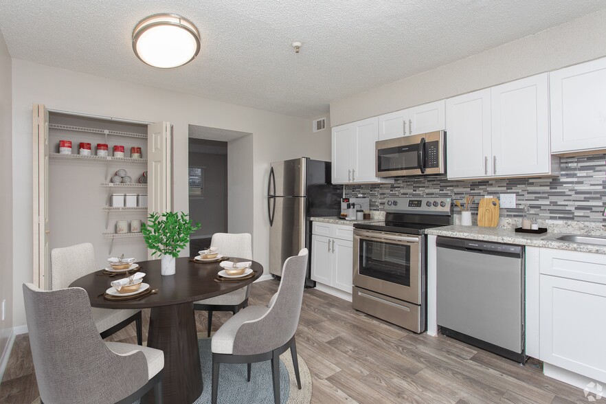 Building Photo - Avondale Place Apartments