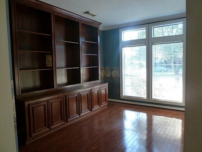 Building Photo - 6143 River Mist Ct