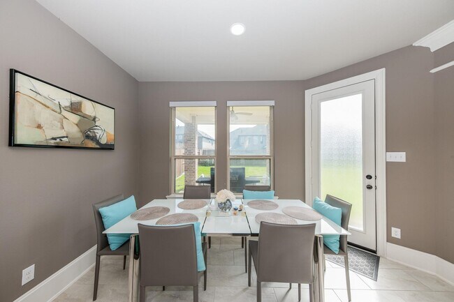 Building Photo - 10010 Cypress Path