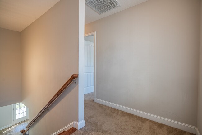 Building Photo - 141 Powers Dr