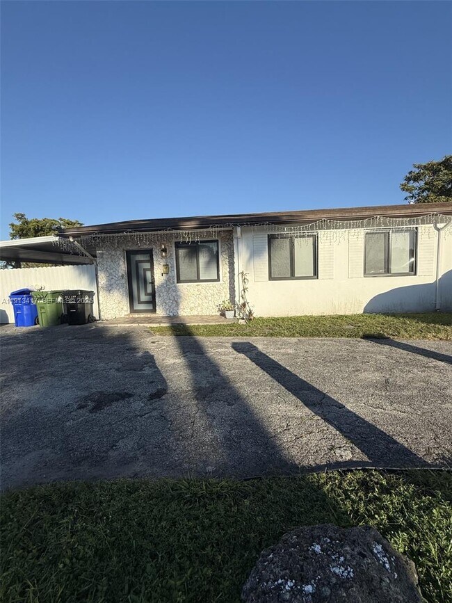 Building Photo - 3098 NW 20th Ct