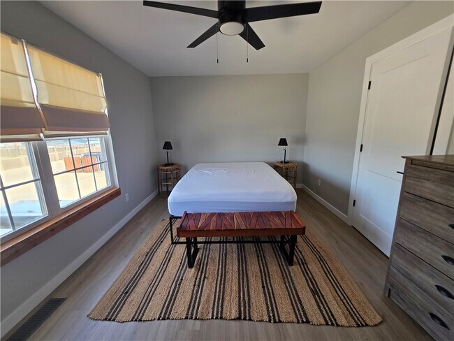 Building Photo - 2402 SE Jayel Terrace